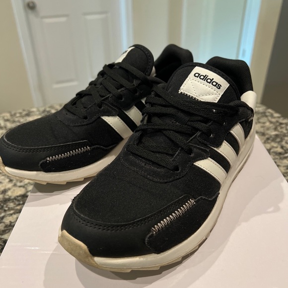 Adidas Retrorun Black White Running Shoes Sneakers EH1859 Womens Size 6.5 - Picture 4 of 6
